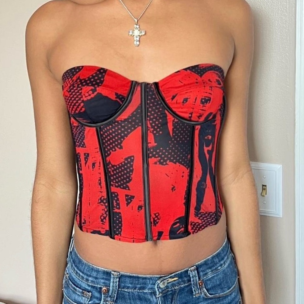 EDIKTED CORSET ZIP UP TOP STYLE